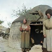 Окрестности Асхабада. Лагерь туркменской милиции. Текинец с женой.