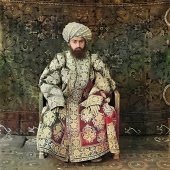 Бухарский эмир Сеид-Абдул-Ахад-хан в парадном гражданском платье.